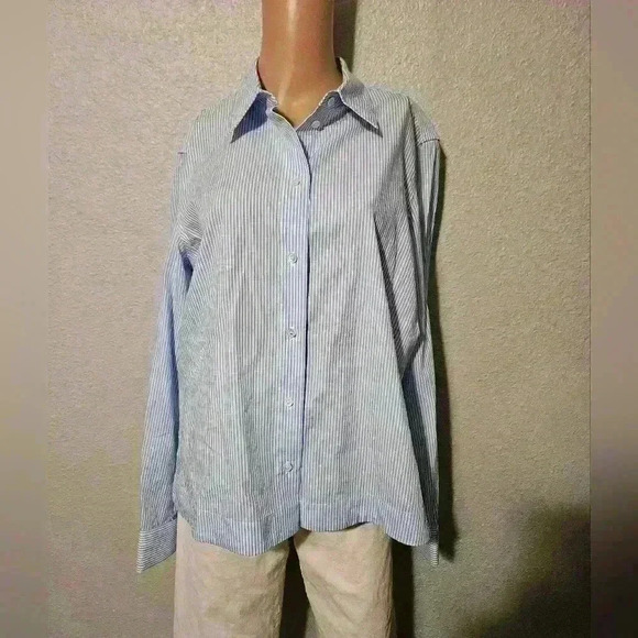 We-ar4 Button Up - Picture 1 of 6